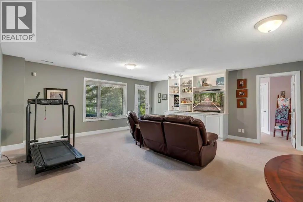 4 Ravine Drive