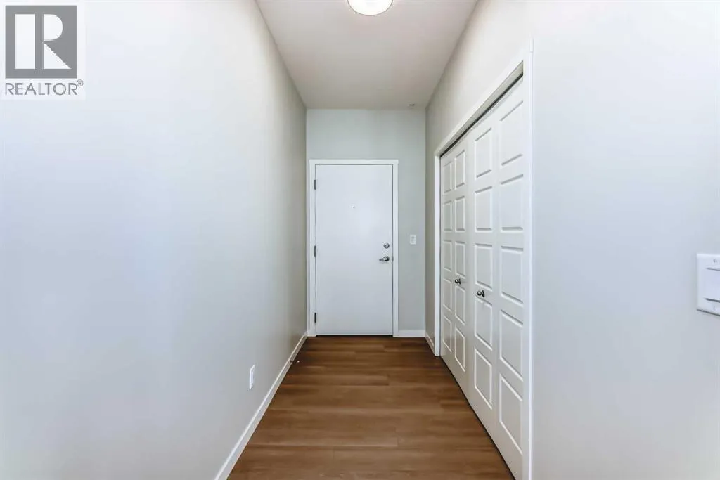 2304, 220 Seton Grove SE