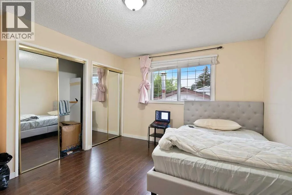 319 Rundlelawn Road NE
