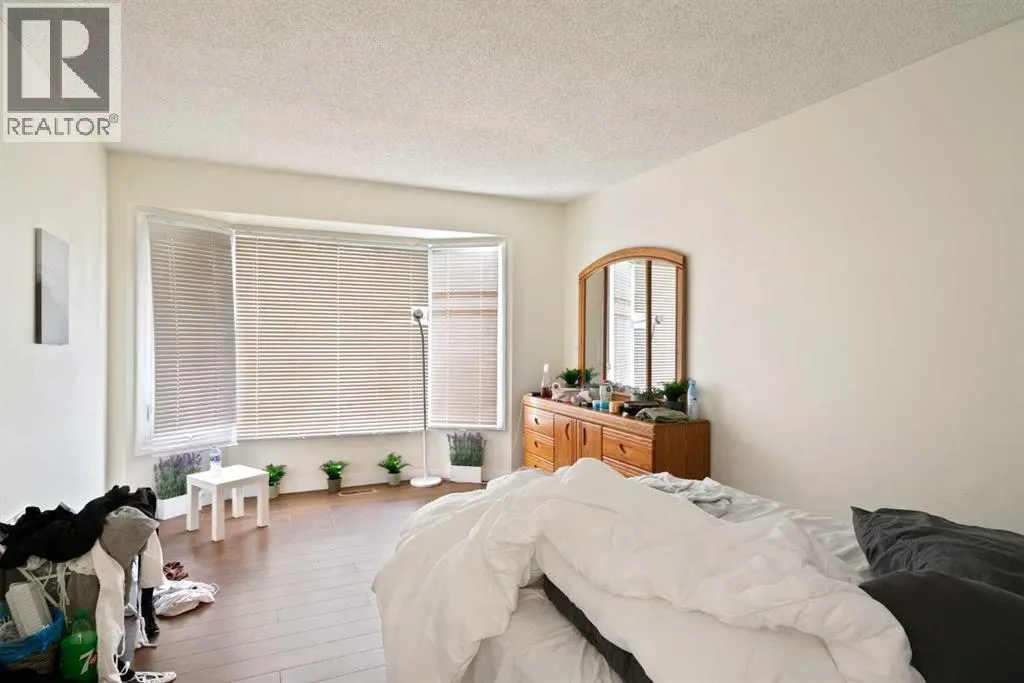 319 Rundlelawn Road NE