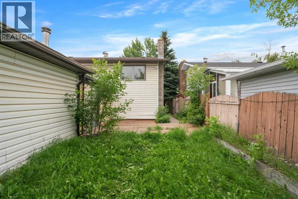 319 Rundlelawn Road NE