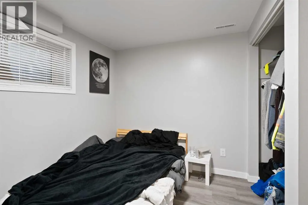 319 Rundlelawn Road NE