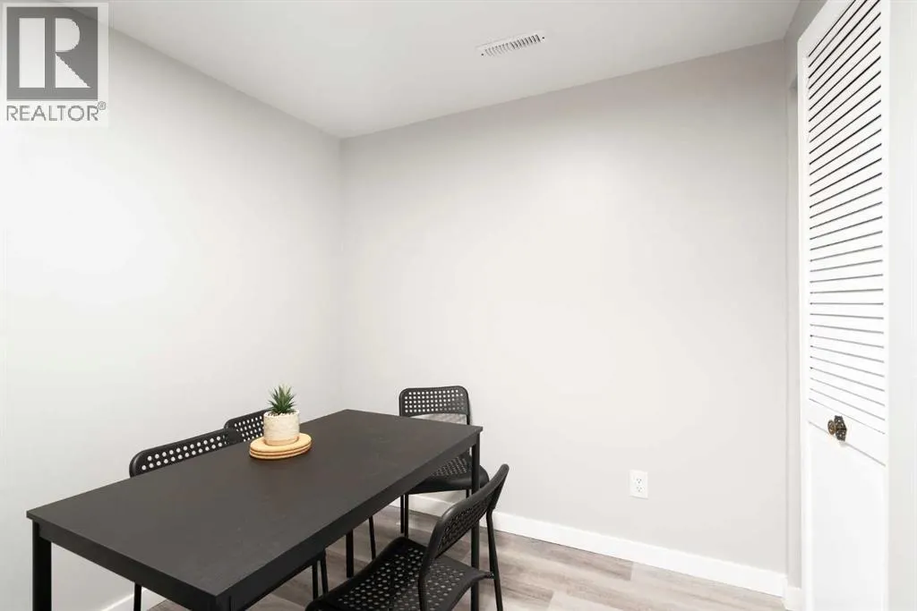 319 Rundlelawn Road NE