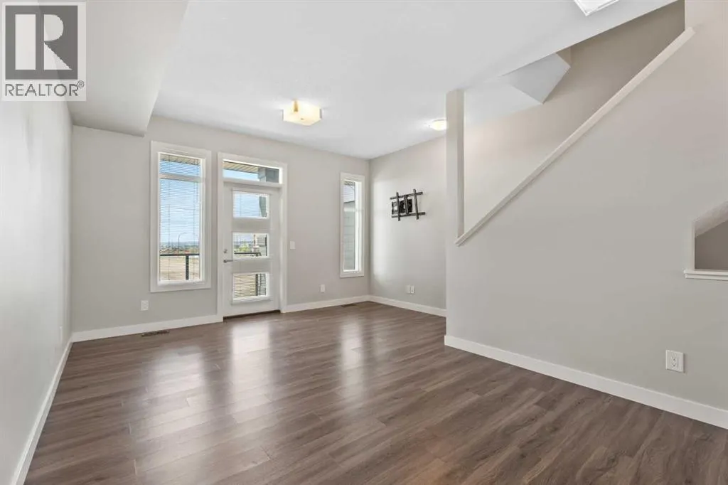 114 Seton Passage SE