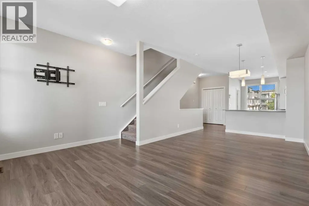 114 Seton Passage SE