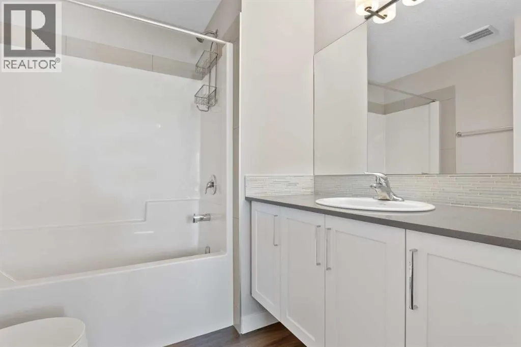 114 Seton Passage SE