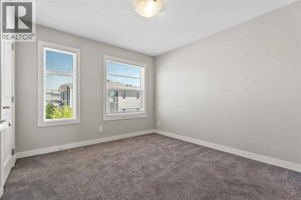 114 Seton Passage SE