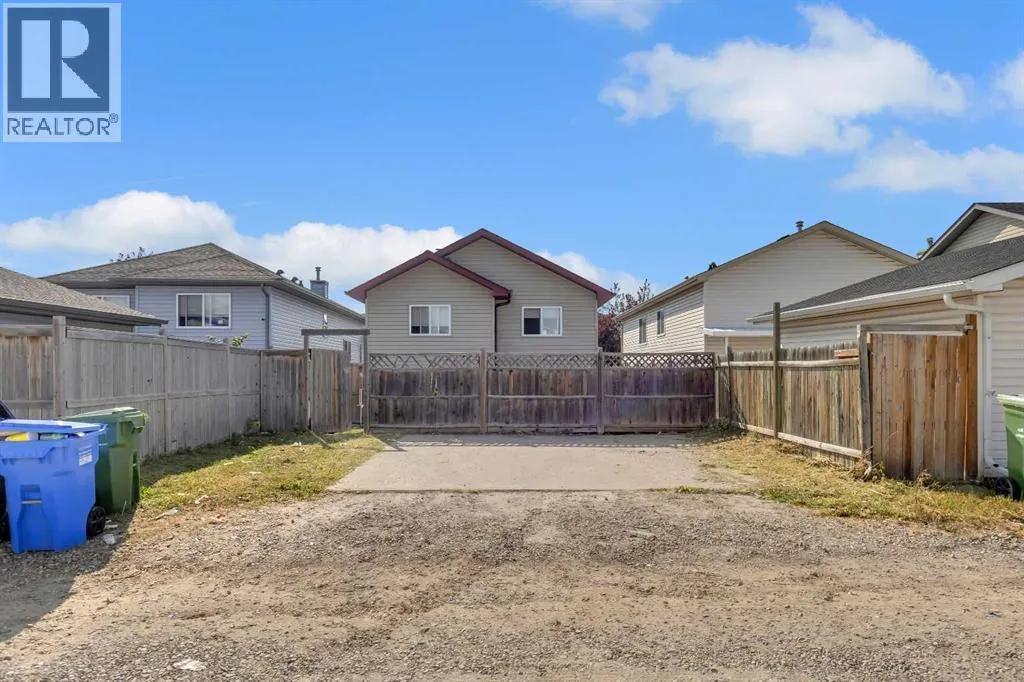 231 Martinvalley Crescent NE