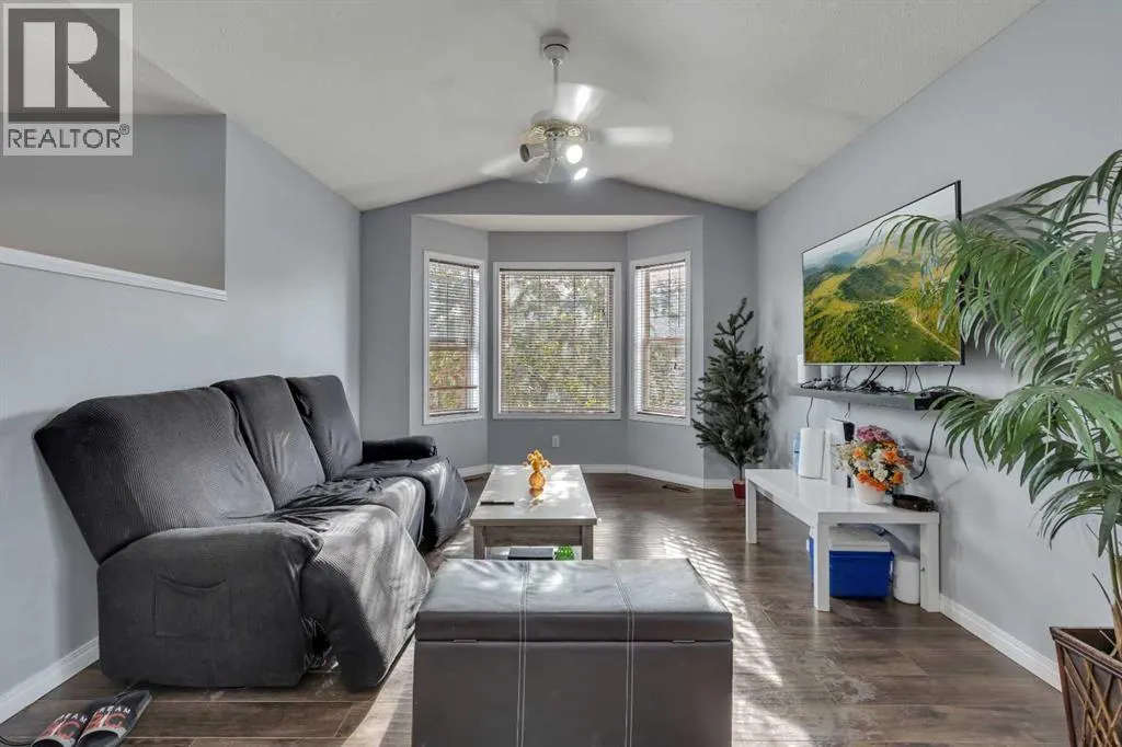 231 Martinvalley Crescent NE