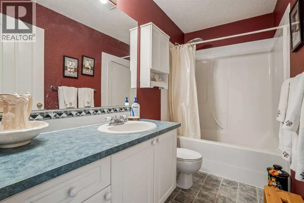 219 Mt Douglas Manor SE