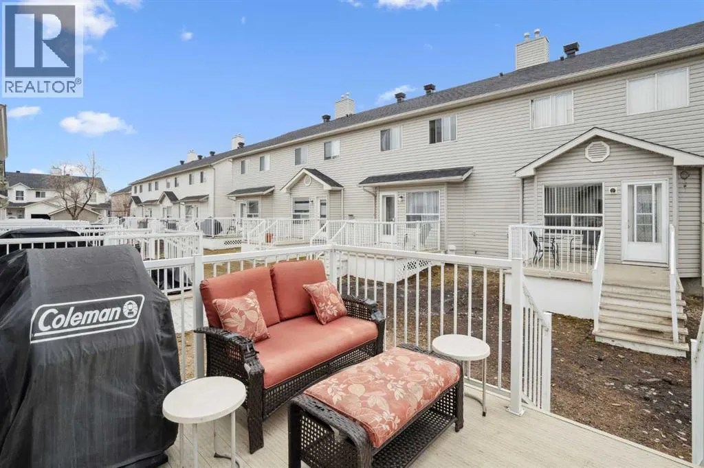 219 Mt Douglas Manor SE