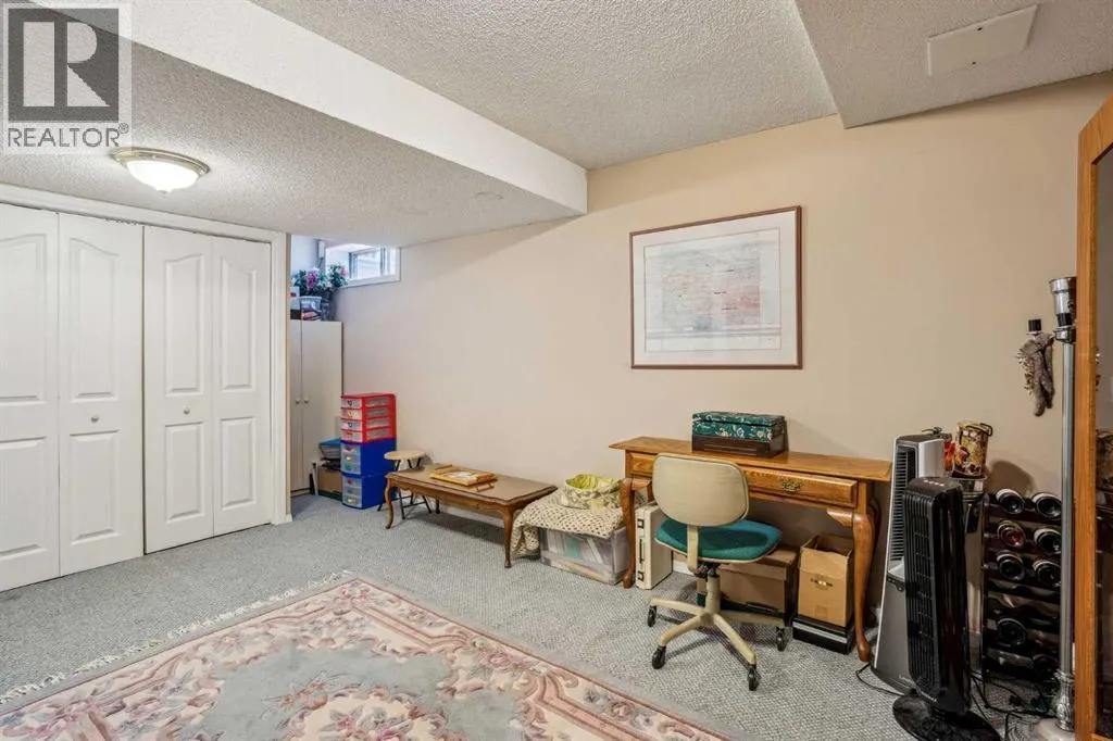 219 Mt Douglas Manor SE