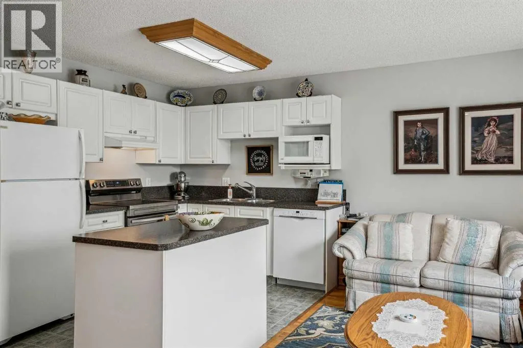 219 Mt Douglas Manor SE