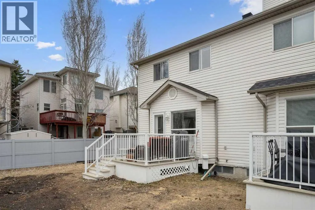219 Mt Douglas Manor SE