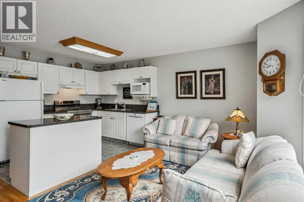 219 Mt Douglas Manor SE