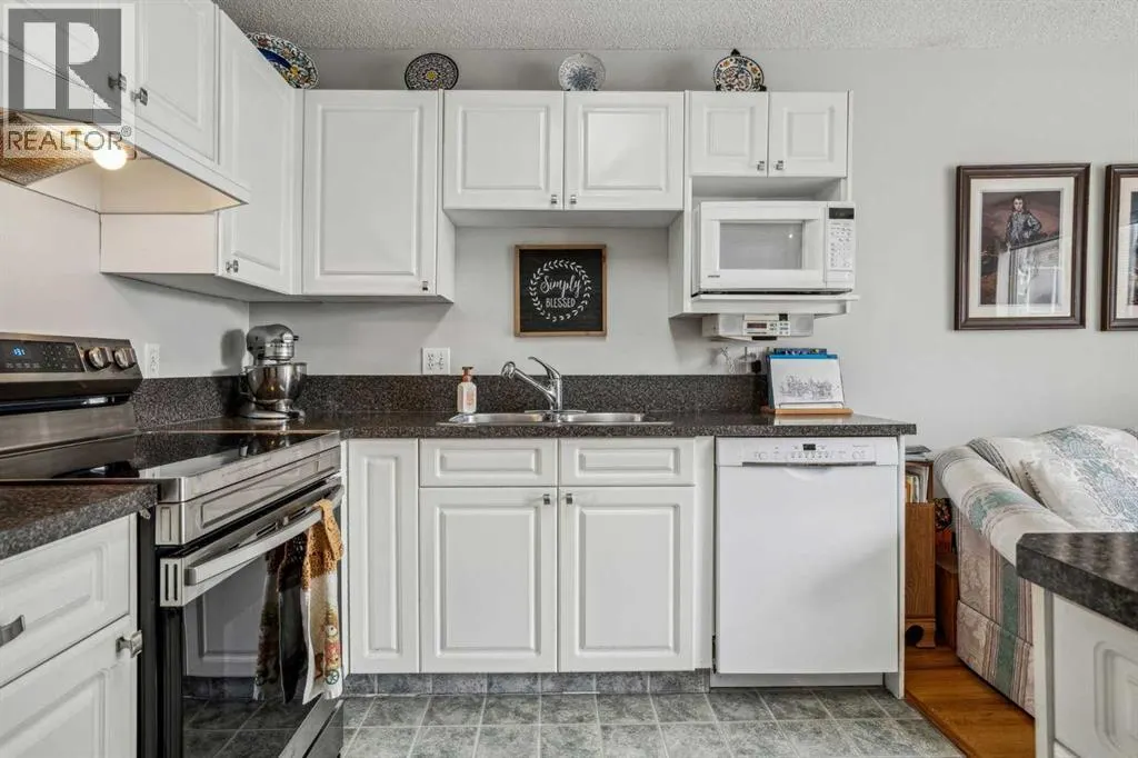 219 Mt Douglas Manor SE