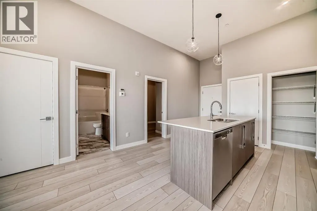 2418, 60 Skyview Ranch Road NE