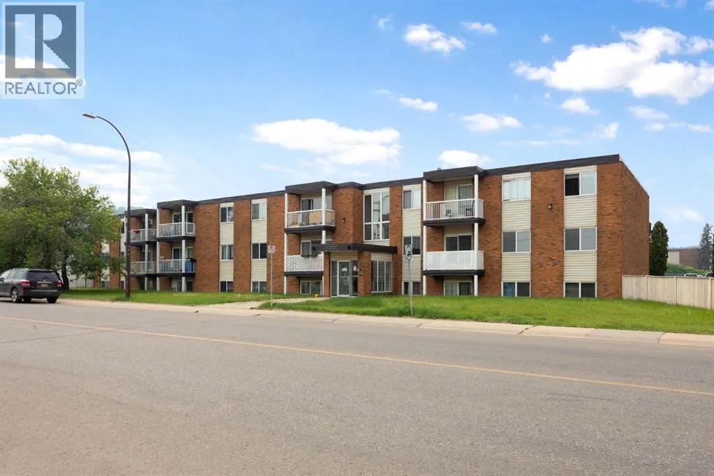 302, 10014 Morrison Street