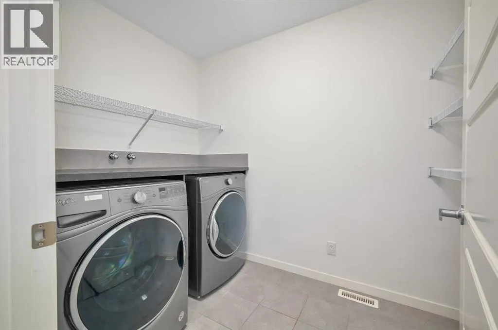180 Masters Crescent SE