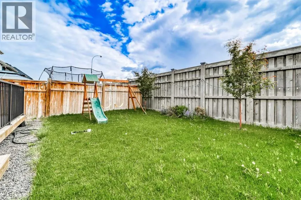 180 Masters Crescent SE