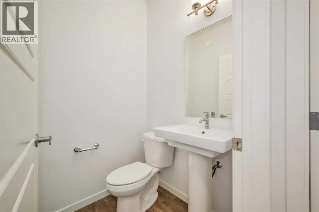 180 Masters Crescent SE