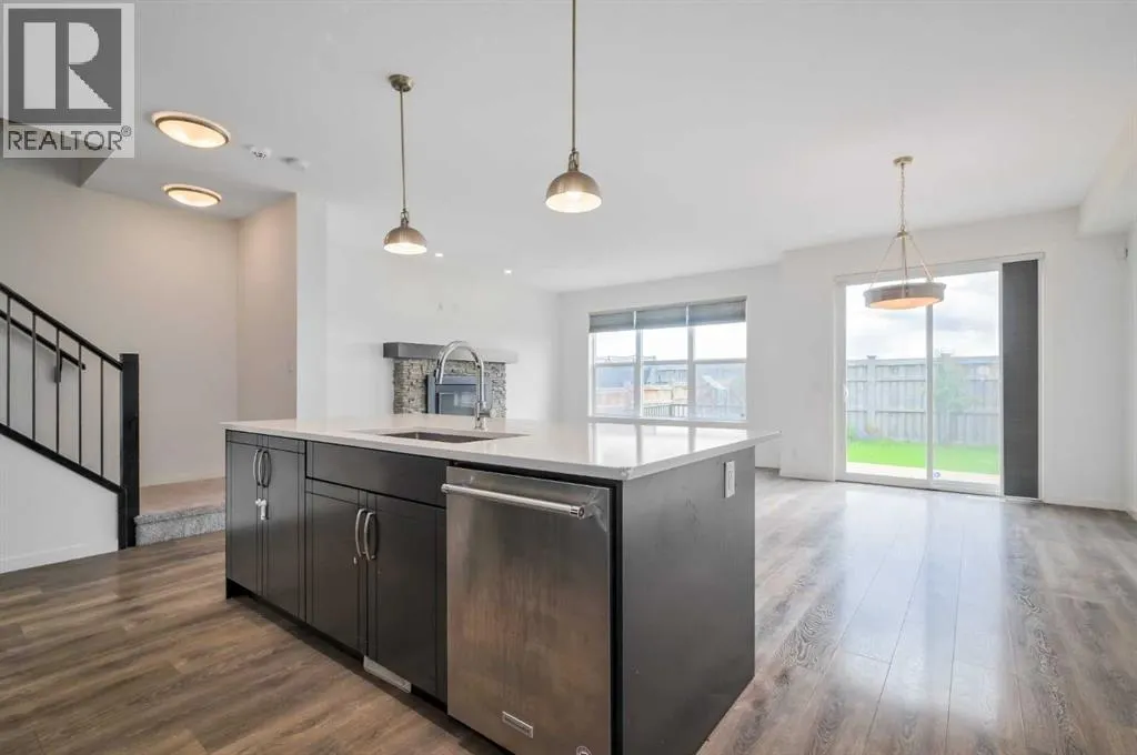 180 Masters Crescent SE