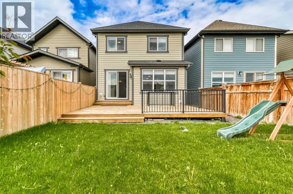 180 Masters Crescent SE