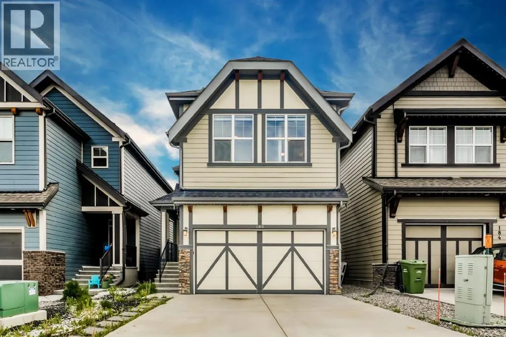 180 Masters Crescent SE