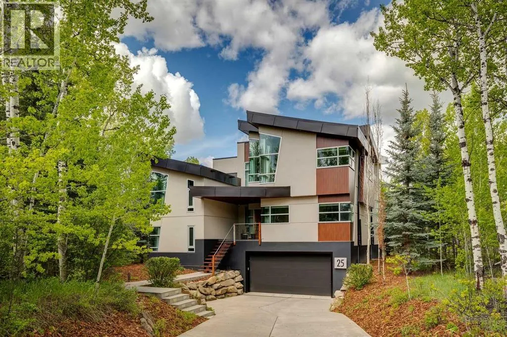 25 Posthill Drive SW