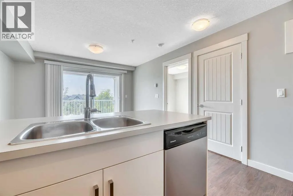 320, 130 Auburn Meadows View SE