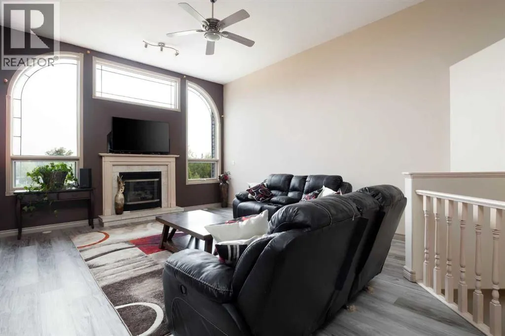 25 FREESTONE Way