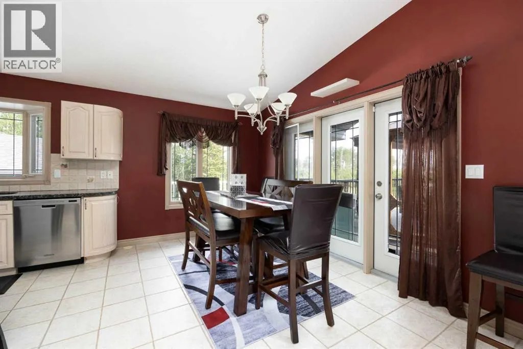 25 FREESTONE Way