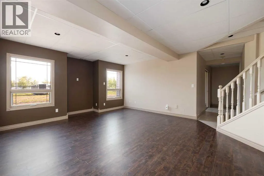 25 FREESTONE Way