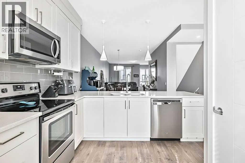 608 Drake Landing Wynd