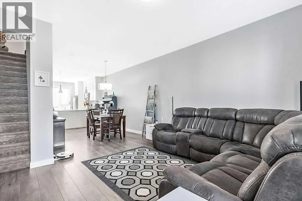 608 Drake Landing Wynd