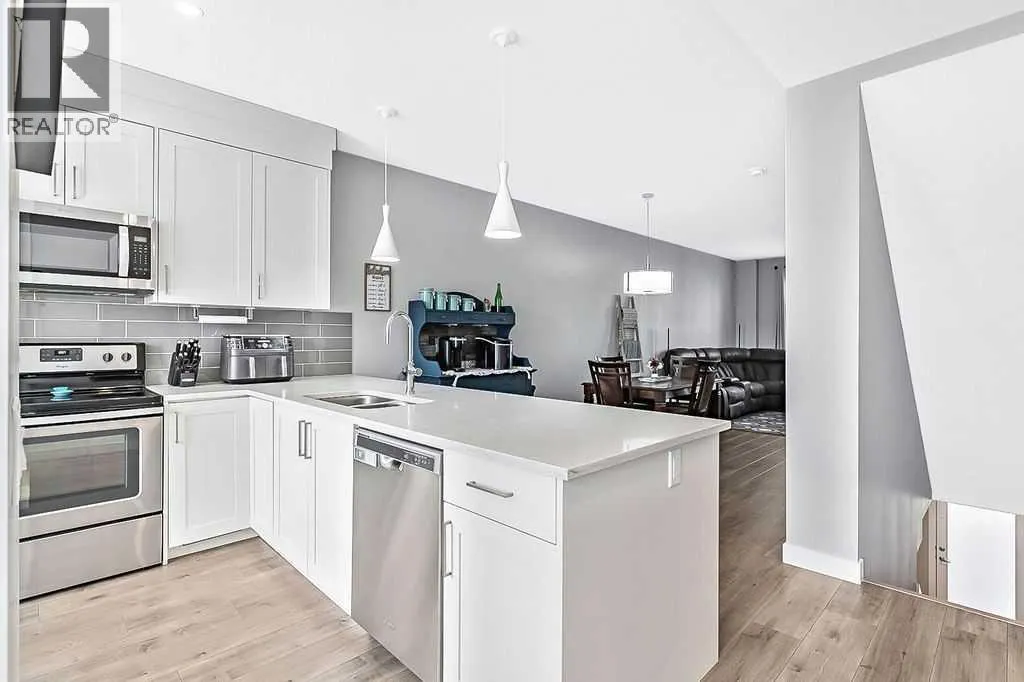 608 Drake Landing Wynd