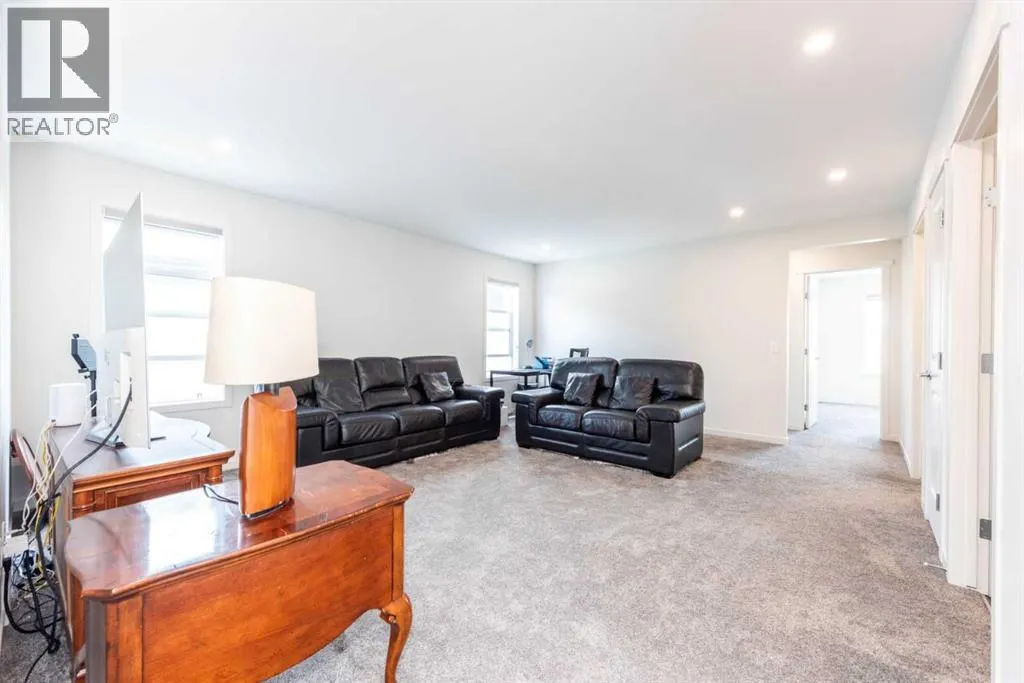 340 Magnolia Crescent SE