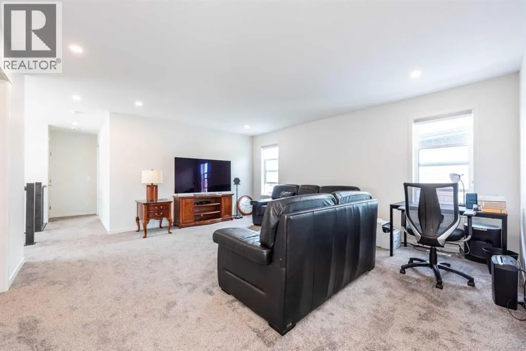 340 Magnolia Crescent SE