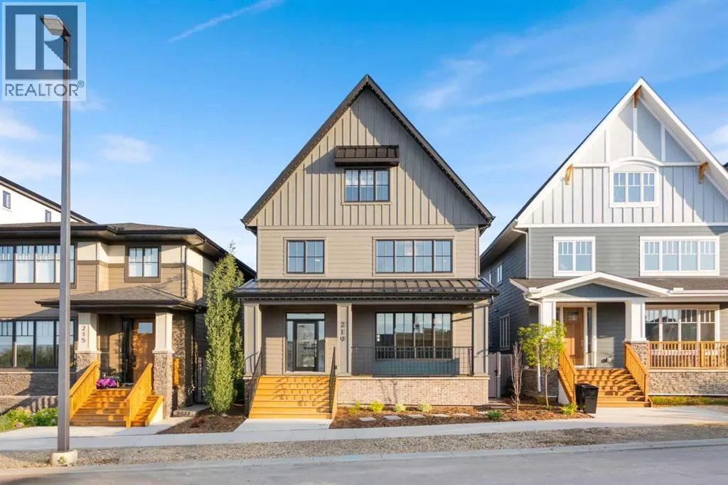 219 Calais Drive SW