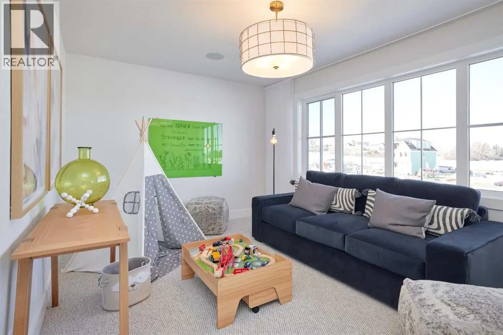 219 Calais Drive SW