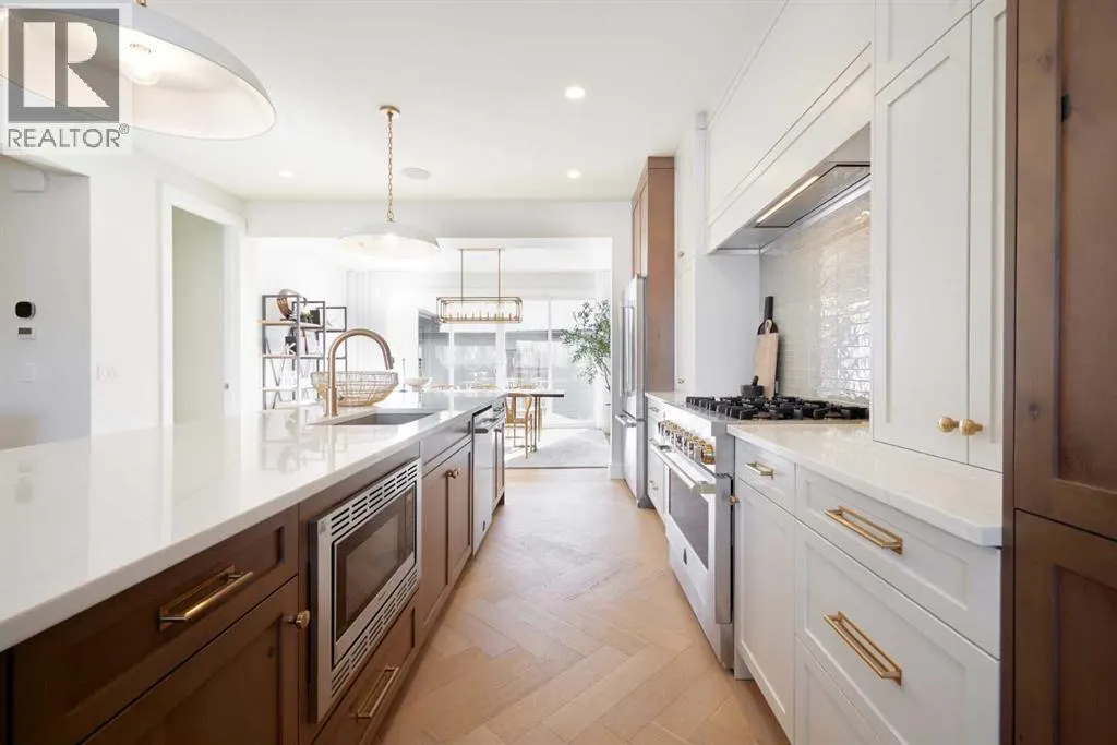 219 Calais Drive SW