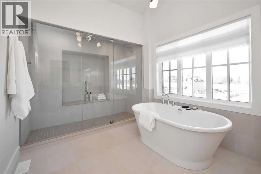 219 Calais Drive SW
