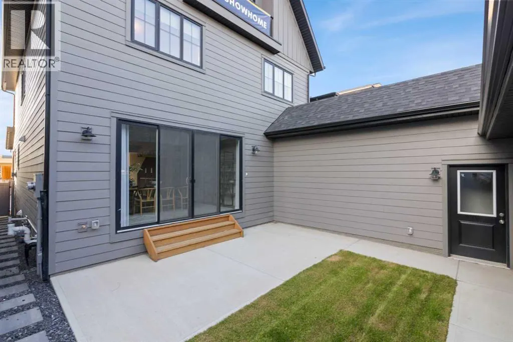 219 Calais Drive SW