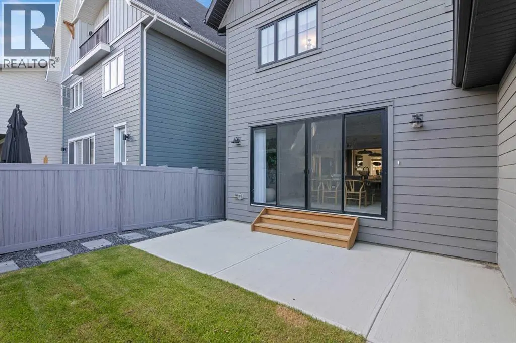 219 Calais Drive SW