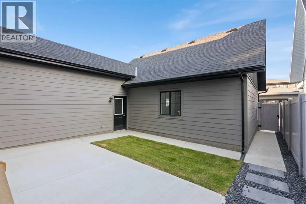 219 Calais Drive SW