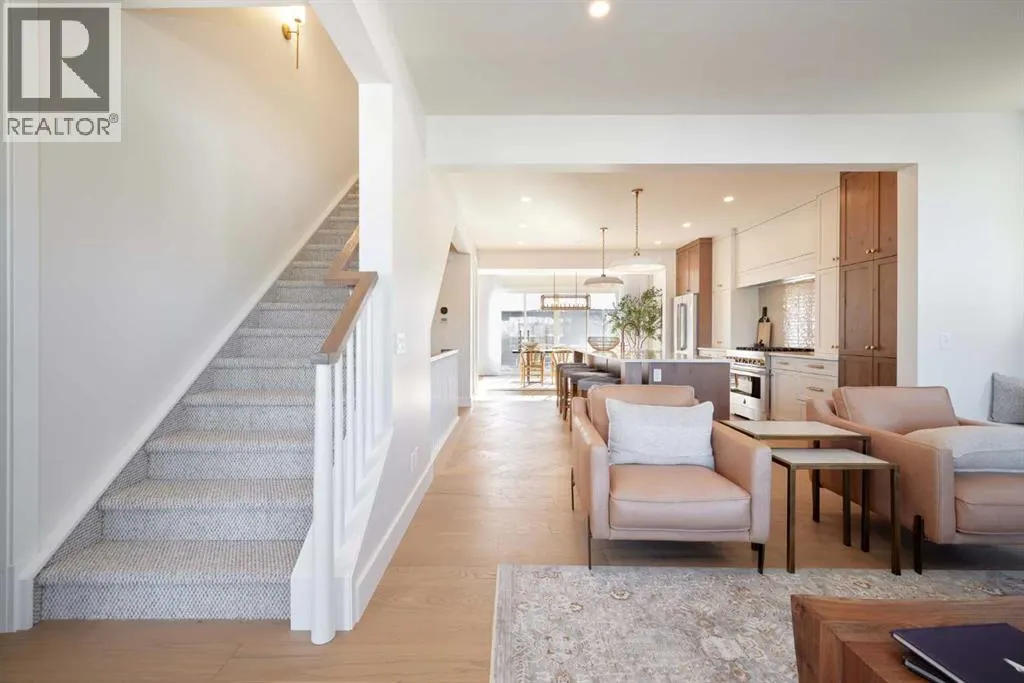 219 Calais Drive SW