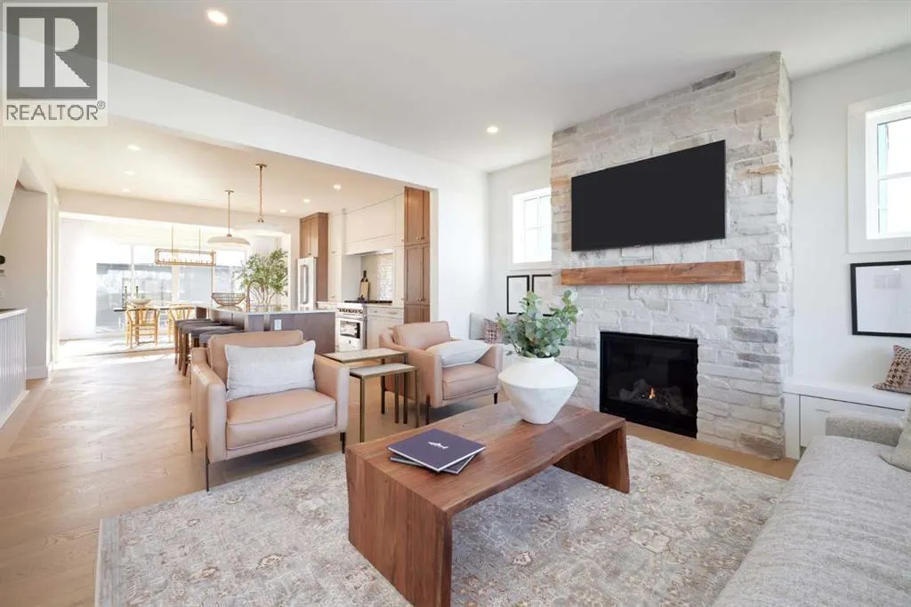219 Calais Drive SW