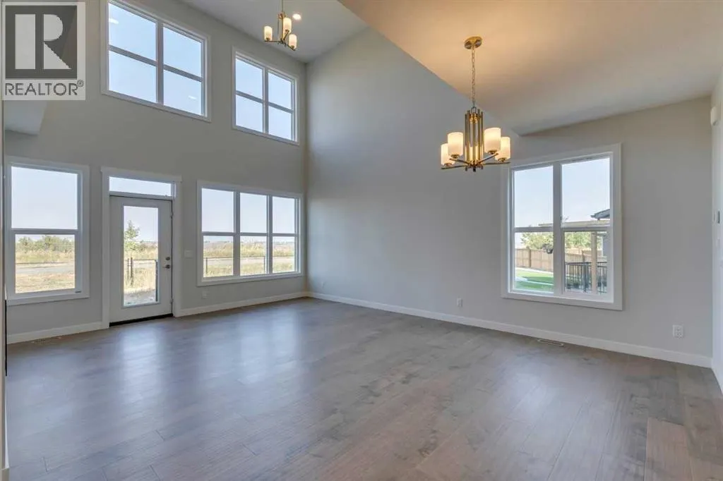 105 Legacy Reach Crescent SE