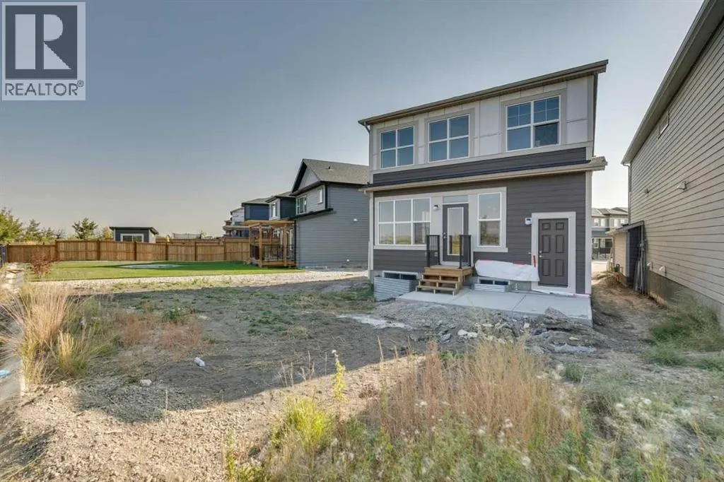 105 Legacy Reach Crescent SE