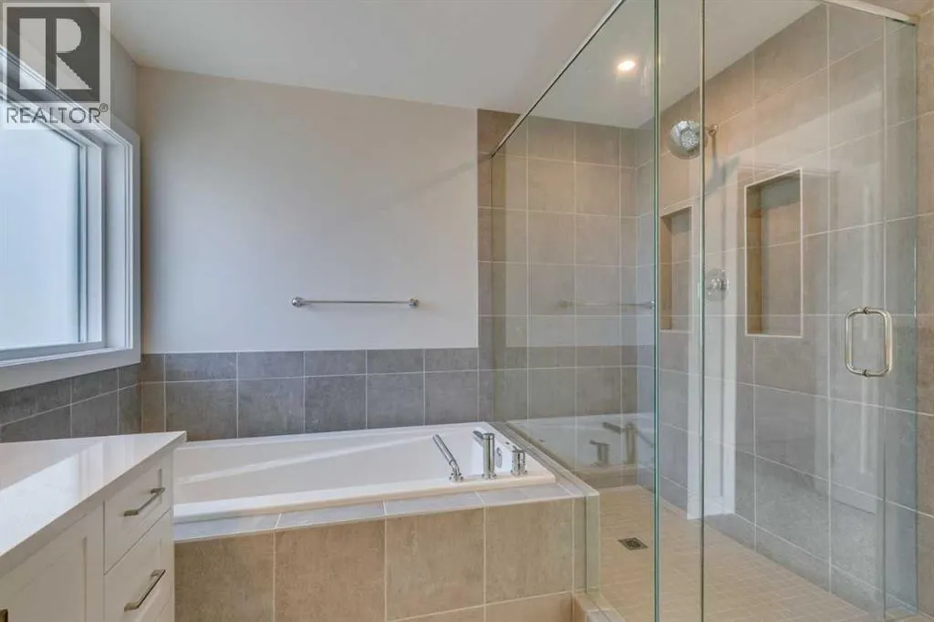 105 Legacy Reach Crescent SE